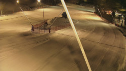 Spodní část sjezdovky skiareálu Karolinka