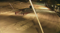 Spodní část sjezdovky skiareálu Karolinka