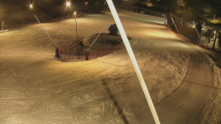 Spodní část sjezdovky skiareálu Karolinka