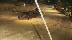 Spodní část sjezdovky skiareálu Karolinka