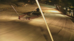 Spodní část sjezdovky skiareálu Karolinka