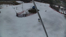 Spodní část sjezdovky skiareálu Karolinka