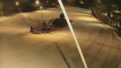 Spodní část sjezdovky skiareálu Karolinka