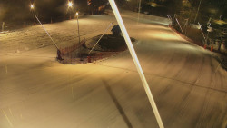 Spodní část sjezdovky skiareálu Karolinka