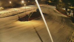 Spodní část sjezdovky skiareálu Karolinka