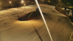 Spodní část sjezdovky skiareálu Karolinka