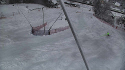 Spodní část sjezdovky skiareálu Karolinka