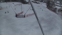 Spodní část sjezdovky skiareálu Karolinka