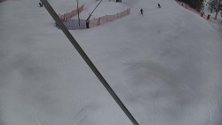 Spodní část sjezdovky skiareálu Karolinka