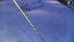 Spodní část sjezdovky skiareálu Karolinka