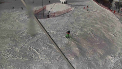 Spodní část sjezdovky skiareálu Karolinka