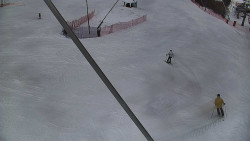 Spodní část sjezdovky skiareálu Karolinka