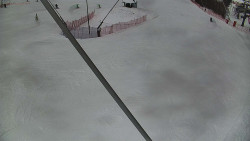 Spodní část sjezdovky skiareálu Karolinka