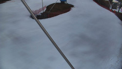 Spodní část sjezdovky skiareálu Karolinka