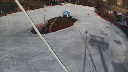 Spodní část sjezdovky skiareálu Karolinka