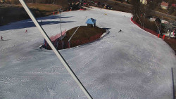 Spodní část sjezdovky skiareálu Karolinka