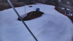 Spodní část sjezdovky skiareálu Karolinka