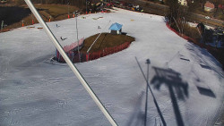 Spodní část sjezdovky skiareálu Karolinka