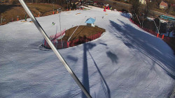 Spodní část sjezdovky skiareálu Karolinka