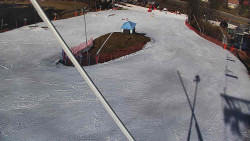 Spodní část sjezdovky skiareálu Karolinka