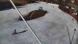 Spodní část sjezdovky skiareálu Karolinka