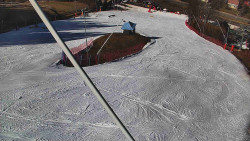 Spodní část sjezdovky skiareálu Karolinka