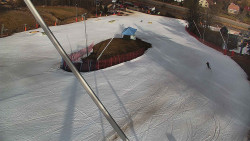 Spodní část sjezdovky skiareálu Karolinka