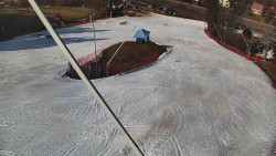 Spodní část sjezdovky skiareálu Karolinka