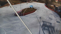 Spodní část sjezdovky skiareálu Karolinka