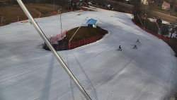 Spodní část sjezdovky skiareálu Karolinka