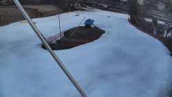 Spodní část sjezdovky skiareálu Karolinka