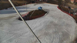 Spodní část sjezdovky skiareálu Karolinka