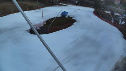 Spodní část sjezdovky skiareálu Karolinka