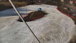 Spodní část sjezdovky skiareálu Karolinka