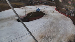 Spodní část sjezdovky skiareálu Karolinka