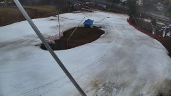 Spodní část sjezdovky skiareálu Karolinka