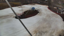 Spodní část sjezdovky skiareálu Karolinka