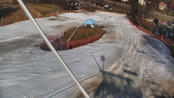 Spodní část sjezdovky skiareálu Karolinka