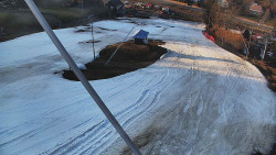 Spodní část sjezdovky skiareálu Karolinka