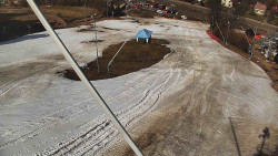 Spodní část sjezdovky skiareálu Karolinka