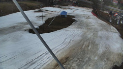 Spodní část sjezdovky skiareálu Karolinka