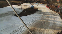 Spodní část sjezdovky skiareálu Karolinka