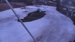 Spodní část sjezdovky skiareálu Karolinka