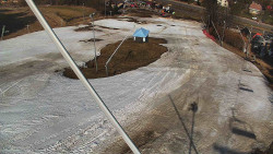 Spodní část sjezdovky skiareálu Karolinka