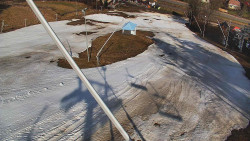 Spodní část sjezdovky skiareálu Karolinka