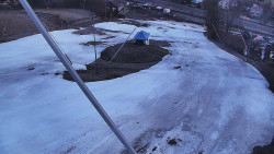 Spodní část sjezdovky skiareálu Karolinka