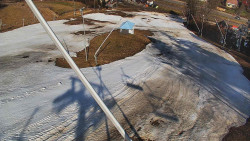 Spodní část sjezdovky skiareálu Karolinka