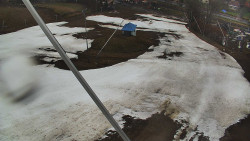 Spodní část sjezdovky skiareálu Karolinka