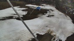 Spodní část sjezdovky skiareálu Karolinka