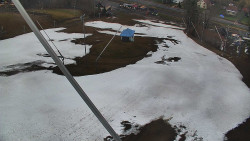 Spodní část sjezdovky skiareálu Karolinka